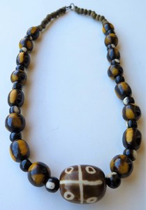 Collier statement en résine fait main, couleur et taille personnalisées, style romantique, cadeau pour femme pour anniversaire/fête/mariage, croissant - Product Image 4