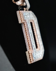 Pendentif Croix Personnalisé en Argent 925 Style Hip Hop, Design Tendance Streetwear Sertie de Diamants Moissanite, Breloques Personnalisées - Product Image 3