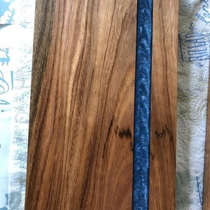 Plateau de service en résine et bois d'acacia avec poignée en métal Plateau de table basse pour ustensiles de cuisine pour hôtels et restaurants Vente en gros - Product Image 4