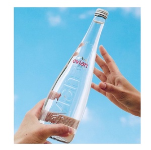 Eau Evian en vente : profitez d'une hydratation naturelle des sources avec des minéraux équilibrés qui rafraîchissent, reconstituent et revitalisent votre corps. - Product Image 3