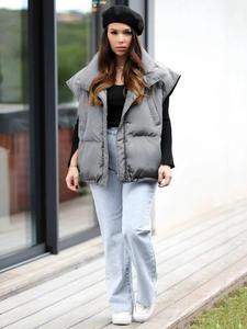 Chaleco acolchado personalizado para mujer Chaqueta acolchada sin mangas de poliéster 100% resistente al agua al por mayor 2025 - Product Image 3