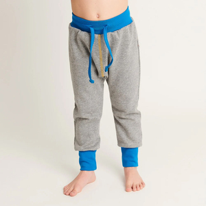 Pantalons de survêtement pour hommes en molleton côtelé avec logo personnalisé, écologiques, mi-formels, vêtements de sport, pantalons de jogging en gros, gris et bleu avec bordure contrastée - Product Image 1