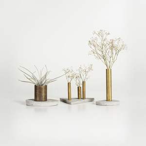 แจกันโต๊ะโลหะขนาดเล็กหรูหราสำหรับตกแต่งบ้านแจกันดอกไม้โลหะดีไซน์ทันสมัยสำหรับห้องนั่งเล่นหรือสำนักงาน - Product Image 2