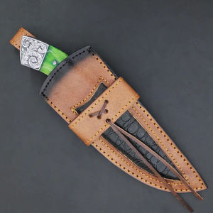 Cuchillo de Caza de Acero de Damasco OEM Personalizado, Mango de Resina Verde, Hoja de Punta Caída Grabada, Funda de Cuero de Cambio Rápido, Garantía de 3 Años - Product Image 5
