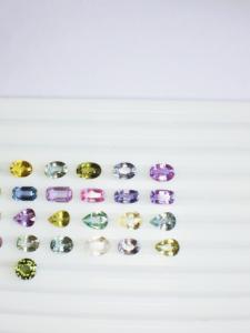 Piedras preciosas sueltas de zafiro múltiple natural calidad AAA sin calentar y sin tratar con certificado IGI tamaño mixto para la fabricación de joyas - Product Image 4