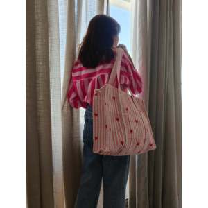 Sac fourre-tout rose petit format Heartbeat, couleur unie, avec fermeture éclair, en PU et cuir, doublure en coton portable - Product Image 1