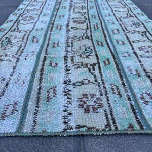 Alfombra Turca Vintage de 2.1x3.8 pies (65x117 cm), Alfombra a Rayas Azul Gris - Product Image 5