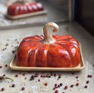 Vente en gros d'artisanat en métal Rangement nordique Bestseller Plateau de service industriel vintage en forme de dôme en verre et métal en forme de piment rouge - Product Image 4