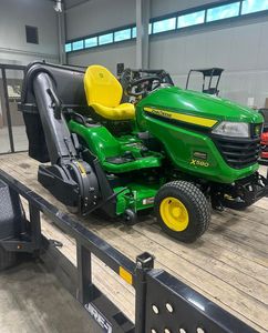 Tondeuse à gazon rotative à essence robotisée robuste John-Deere. - Product Image 2