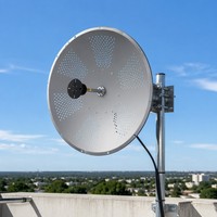 Antenne parabolique longue portée 900-6000 MHz 24dBi à gain élevé pour réseau Wi-Fi extérieur et point d'accès satellite