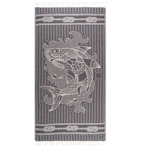 ผ้าเช็ดตัวชายหาดลายปลาคาร์ฟแบบตุรกี ขนาด 33x66 นิ้ว มี 2 สี - Product Image 1