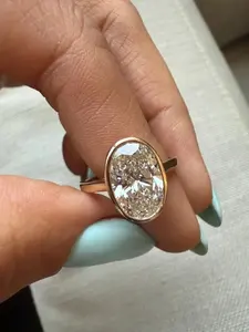 Bague solitaire en diamant de laboratoire de 4,00 carats, taille ovale, certifiée IGI, Tishya Diamond, or jaune 14 carats, plaqué or, style vintage - Product Image 2