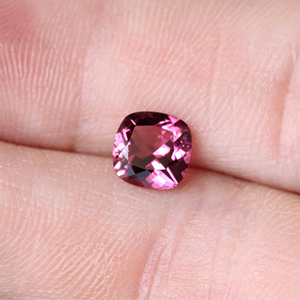 Cojín de turmalina cultivada en laboratorio, corte de rubelita, color rojo y rosa, piedras preciosas sueltas sintéticas, fabricación de joyas creadas de 8mm a 20mm - Product Image 3