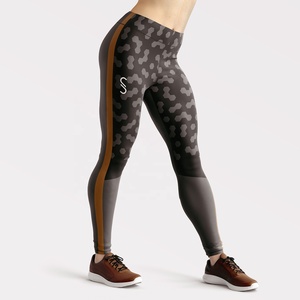 Leggings de course d'été pour femmes de haute qualité, durables et confortables, vêtements de sport, taille moyenne, logo, vente à chaud, sublimation. - Product Image 1