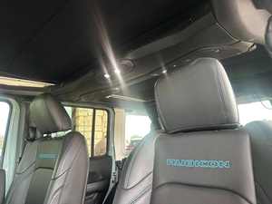 Jee-p Wrangler Rubicon 4xe d'occasion propre, modèle 2024 - Product Image 4