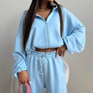 Conjuntos Deportivos de Entrenamiento con Logotipo Personalizado de Moda, Conjuntos de 2 Piezas con Top Corto y Sudadera con Capucha y Pantalones Deportivos Ajustables para Mujer - Product Image 2