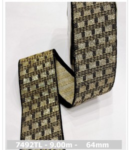 การตัดแต่งลูกไม้ปักลายดอกไม้ที่สง่างามทำขึ้นบนผ้าโปร่งเนื้อบางละเอียดหรือผ้าออแกนซ่าเหมาะสำหรับกูตูร์ - Product Image 2