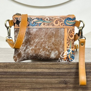 กระเป๋าถือขนาดเล็กสำหรับผู้หญิง, ใหม่กระเป๋าหนังวัวคาดตัวลายดอกไม้สไตล์ตะวันตก - Product Image 1