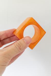 Anillos de Servilleta Hechos a Mano con Cadena de Resina |   Servilleteros Modernos de Diseño Enlazado |   Disponible en Múltiples Colores y Acabados OEM ODM - Product Image 2