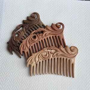 Peigne à barbe en bois poli de qualité supérieure, écologique, fait main, idéal pour les voyages, antistatique, accessoire de toilettage AZ ENTERPRISES - Product Image 1