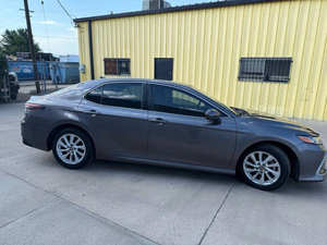 ใช้2023 t* oyota Camry Le - Product Image 3