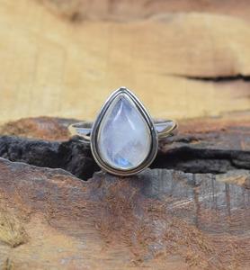 Piedra lunar arcoíris blanca, anillo de joyería de piedras preciosas de Plata de Ley 925, piedra natal de junio, regalo de joyería de piedra lunar arcoíris - Product Image 3