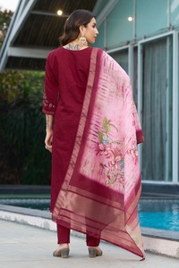 Beaux vêtements ethniques haute sur demande magnifique soie viscose avec travail à la main pantalon Kurti et Dupatta à vendre - Product Image 4