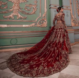 NOVIA HEAVY ZARI BORDADO TRABAJO EN BLUSA Y VESTIDO TRAIL LEHENGA Adornado CON CUENTAS DE CRISTAL, PIEDRA, DABKA work @ 2023 - Product Image 1
