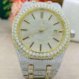 Montre élégante de luxe en moissanite et diamant, design étincelant et glacé, bracelet en acier inoxydable, épaisseur du boîtier de 10 mm, ETA pour les fêtes et les mariages - Product Image 1