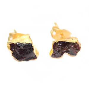 Pendientes de tuerca de granate galvanizado de oro joyería de piedra natal para enero - Product Image 2