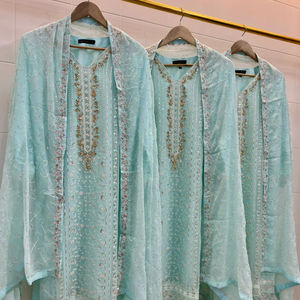 Nuevo Modelo 2025, Farshi Shalwar con Kameez Salwar Bordado en Algodón y Dupatta Anarkali de Tela Embroidered Lawn - Product Image 1