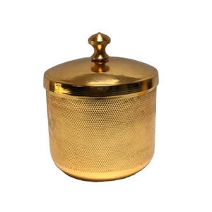 Pot de bougie en métal de luxe plaqué or brillant, récipient de bougie en métal vide avec couvercle de haute qualité - Product Image 1