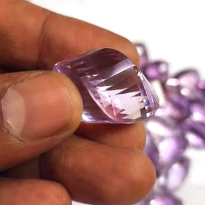 พลอยแอมเมทิสต์ธรรมชาติ 22 เม็ด ขนาด 17 มม. ถึง 30 มม. รูปทรงลูกแพร์เหลี่ยมแฟนซี น้ำหนัก 402 กะรัต Iroc Sales คุณภาพสูง แบบหลวม ราคา 49 ดอลลาร์สหรัฐ - Product Image 3