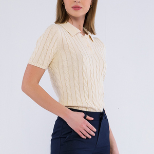 Chemises polo pour femmes en tricot, usine OEM offrant une personnalisation complète pour les propriétaires de marques - Product Image 3