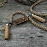 Couteau de charpentier pour projets en bois Lame en acier au carbone, manche en bois de frêne, fourreau en cuir Couteau de menuiserie forgé à la main pour le travail du bois.