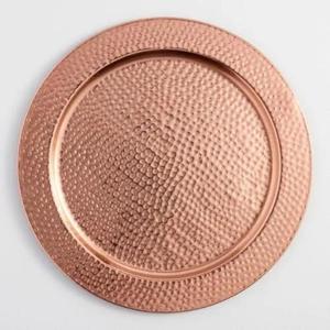 Des assiettes métalliques haut de gamme avec des motifs uniques, parfaites pour rehausser les tables de dîner haut de gamme - Product Image 5