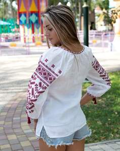 Blusa de lujo ucraniana tradicional para mujer Tejido de estilo informal de lino bordado para fiestas - Product Image 5