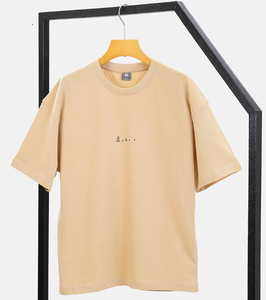 Camiseta Extra Grande de Alta Calidad con Hombros Caídos para Hombre, Opciones de Varios Colores Lisos, Logotipo Personalizado, 100% Algodón Grueso de 240 GSM - Product Image 4