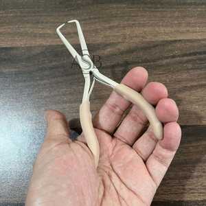 Pince à retirer les microbilles pour extensions de cheveux en acier inoxydable, impression de logo personnalisée, maintien solide, service OEM - Product Image 3