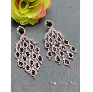 Boucles d'oreilles mode de créateur moderne pour bijoux légers pour femmes pour le travail et le look de fête d'Inde - Product Image 3