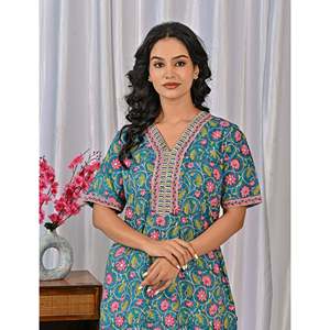 Vestido de Dormir 100% Algodón con Estampado Jaal Hecho a Mano, Camisón Suave Tejido con Diseño Floral y Cierre de Botones, Talla 3XL para Damas de Honor - Product Image 1