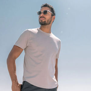 T-shirt en coton uni de qualité supérieure pour homme, tissu doux et respirant, décontracté, à porter tous les jours, au prix du marché - Product Image 3