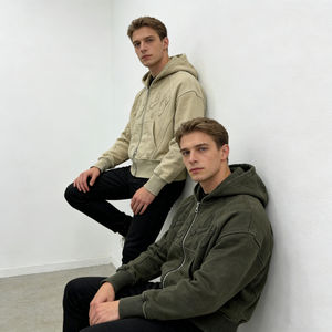 เสื้อฮู้ดดี้ผู้ชายสไตล์วินเทจสีเบจเขียวมะกอกทรงครอปโอเวอร์ไซส์ แต่งลายปักอักษรอาหรับ ซิปยาวเต็มตัว ลุคสตรีทแวร์ - Product Image 5