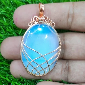 Vente en gros de collier pendentif en cristal arbre de vie opalite agate de meilleure qualité pierre précieuse enroulée de fil de forme ovale à vendre - Product Image 1