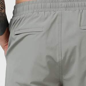 Pantalones cortos de correr de secado rápido para hombres, ligeros y flexibles, diseñados para un máximo rendimiento durante actividades deportivas y de fitness - Product Image 6
