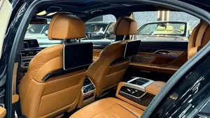 BMW 750Li xDrive M Sport Executive 4.4L d'occasion, conduite à gauche/droite, modèle 2018 - Product Image 2