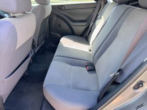 Necesariamente usado 2006 To-yo-ta Ma_trix - Product Image 2