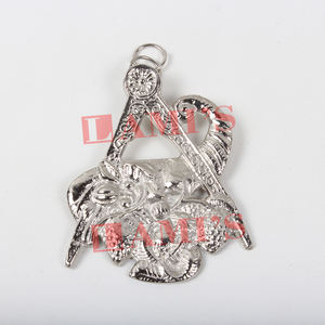 Collier d'officiers de loge en métal personnalisé Bijou d'intendants Médaille maçonnique plaquée argent Style traditionnel avec technique au pinceau - Product Image 1