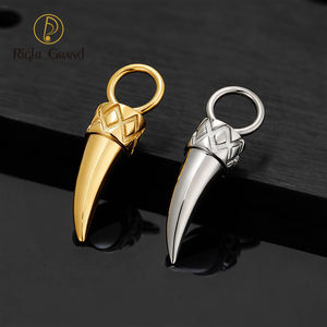 Rechter Grand ASTM F136 Titanium Wolf Tandvormige Oorbel Charm <span class=keywords><strong>Punk</strong></span> Wolf Fang Hangertje voor Kraakbeen Buikpiercing Sieraden - Product Image 2