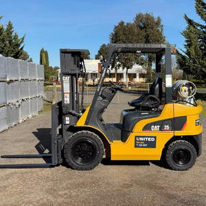 CHARIOT À FOURCHE PNEUMATIQUE CAT IC GP15N UTILISÉ - Product Image 1